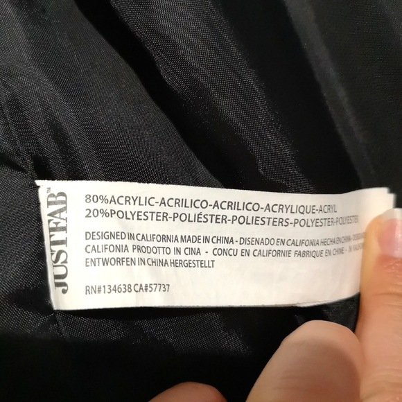 Faux fur vest - Picture 6 of 8